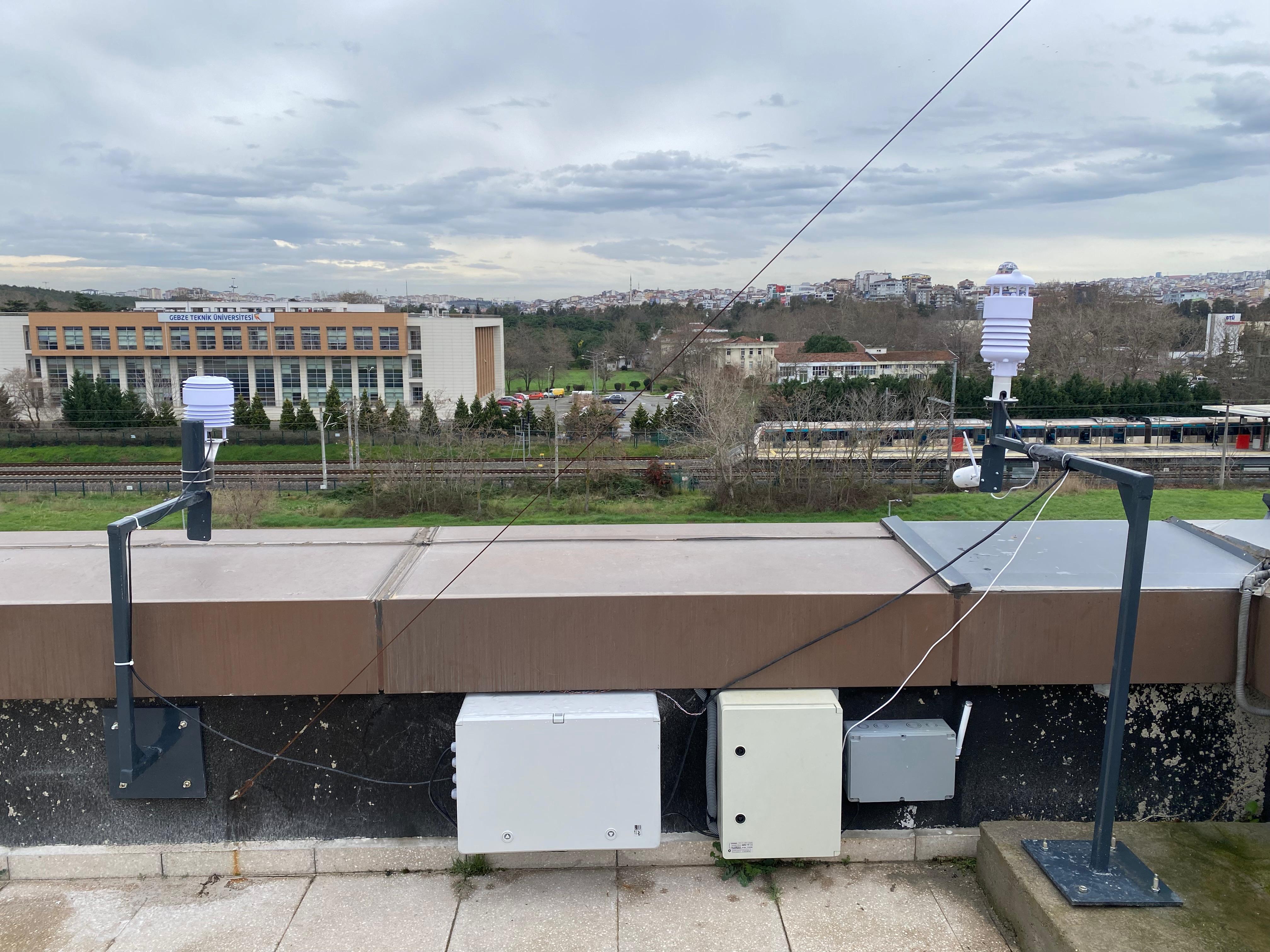 Meteoroloji İstasyonu ve Gökyüzü